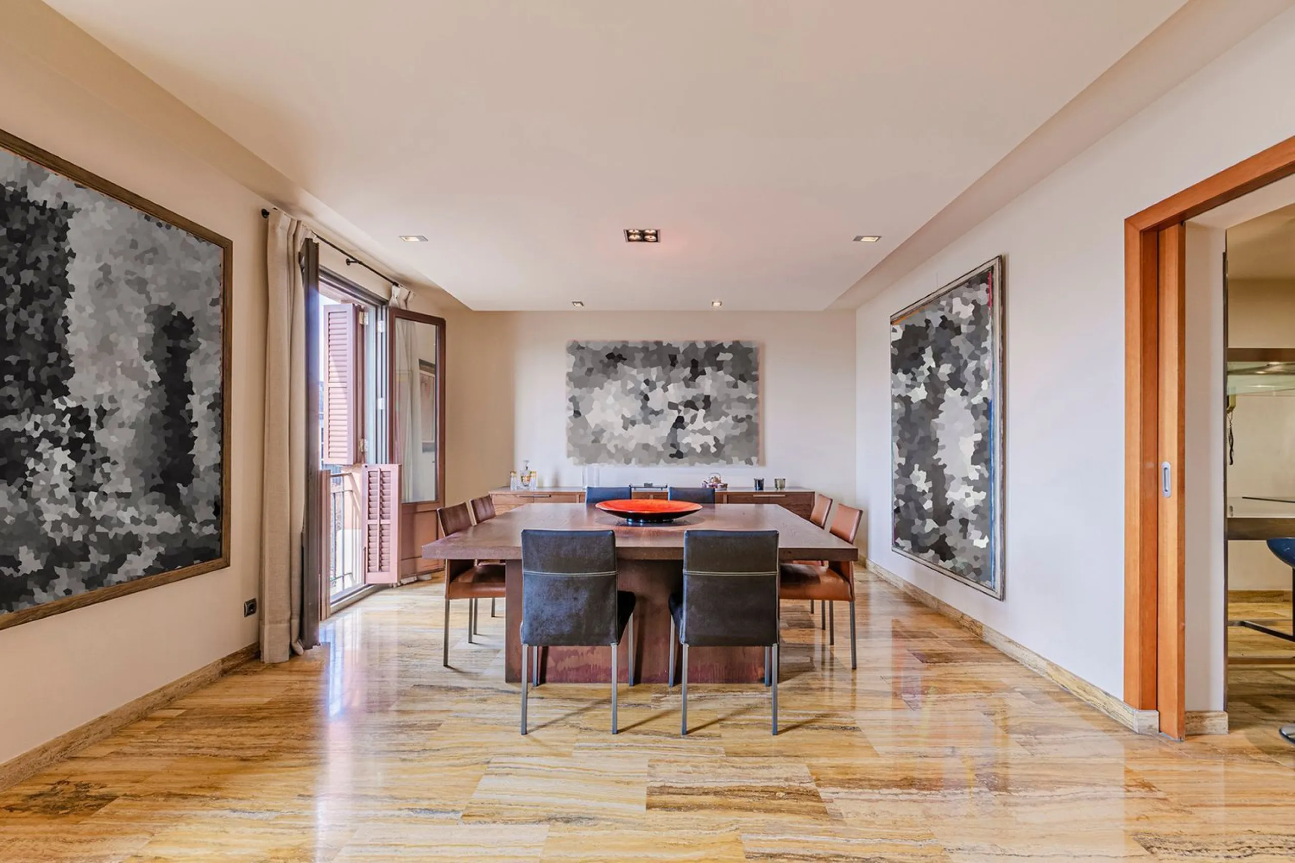 Apartment with direct views of Casa Batlló on Passeig de Gracia, Barcelona