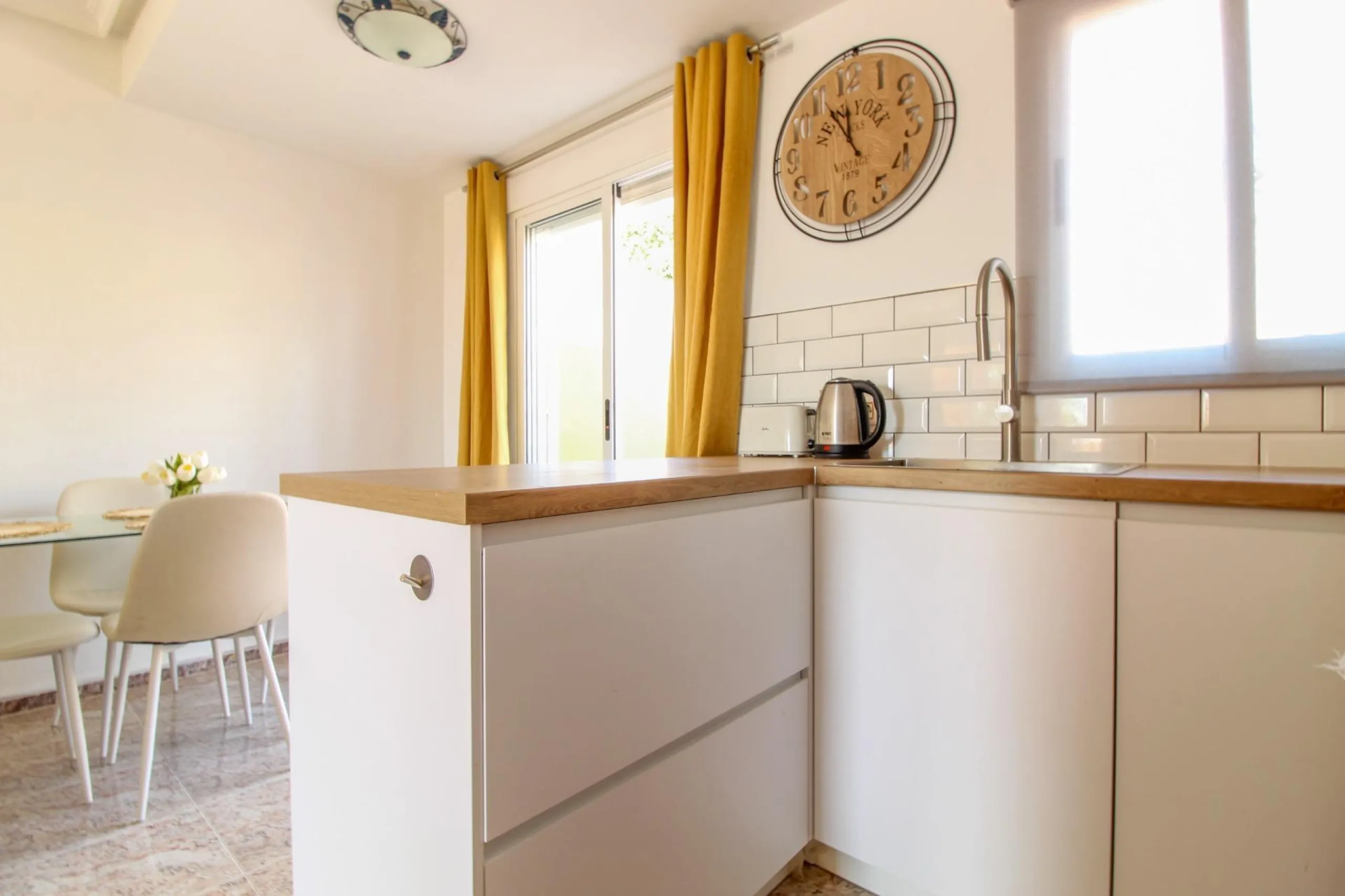 Charming East-Facing Townhouse in La Regia – 800 m to Cabo Roig Strip