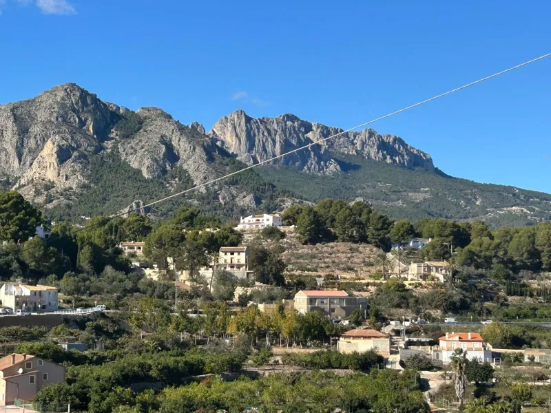 ✨ ¡Oportunidad única en Polop, Alicante!