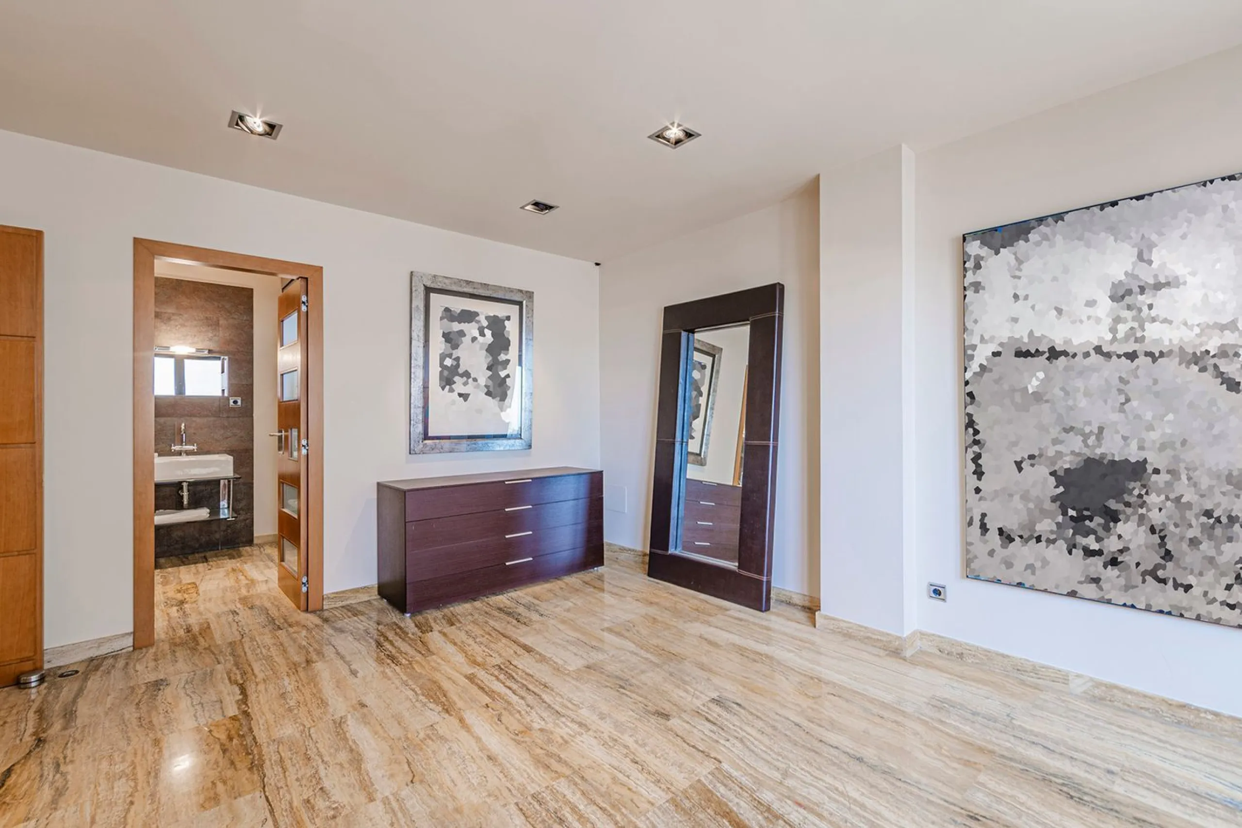 Apartment with direct views of Casa Batlló on Passeig de Gracia, Barcelona