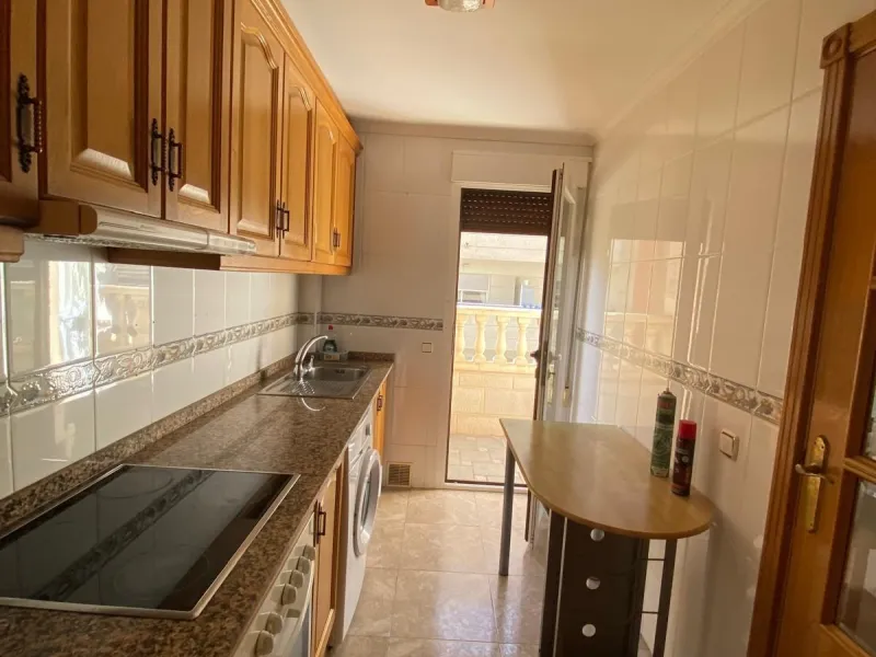 Apartamento con 2 dormitorios, 1 baño, 700 m. de la playa