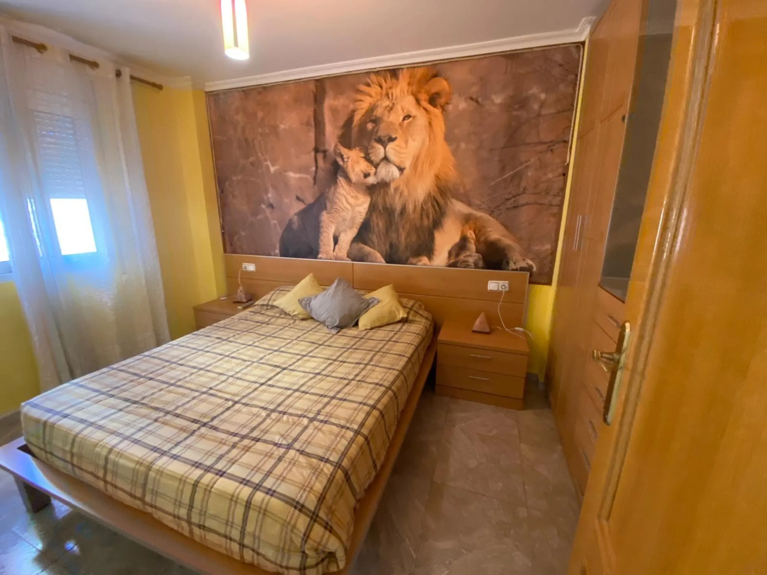 Apartamento con 2 dormitorios, 1 baño, 700 m. de la playa