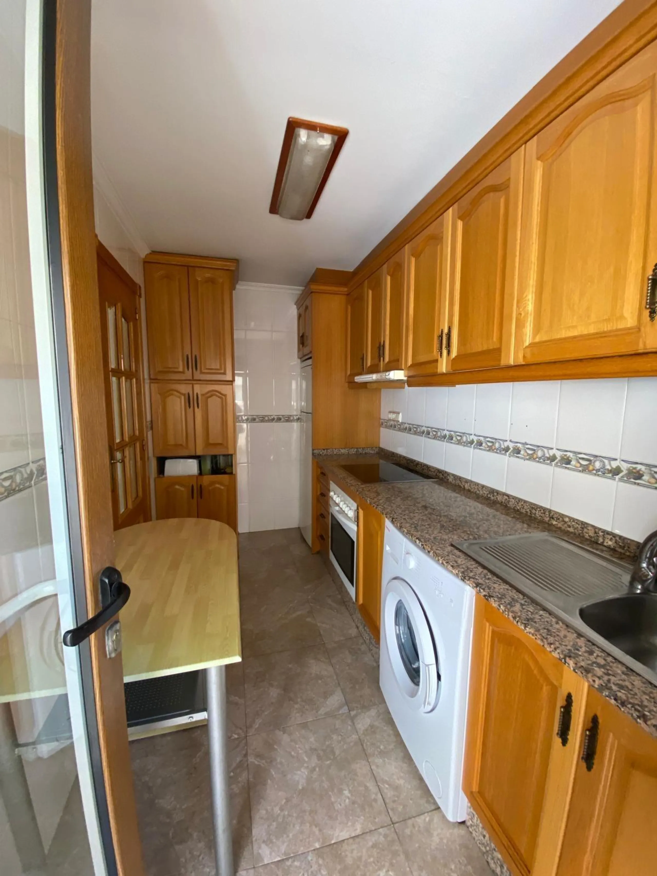 Apartamento con 2 dormitorios, 1 baño, 700 m. de la playa