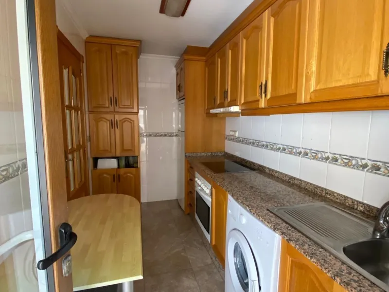 Apartamento con 2 dormitorios, 1 baño, 700 m. de la playa