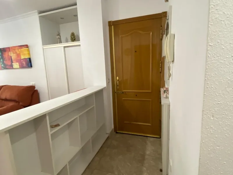 Apartamento con 2 dormitorios, 1 baño, 700 m. de la playa