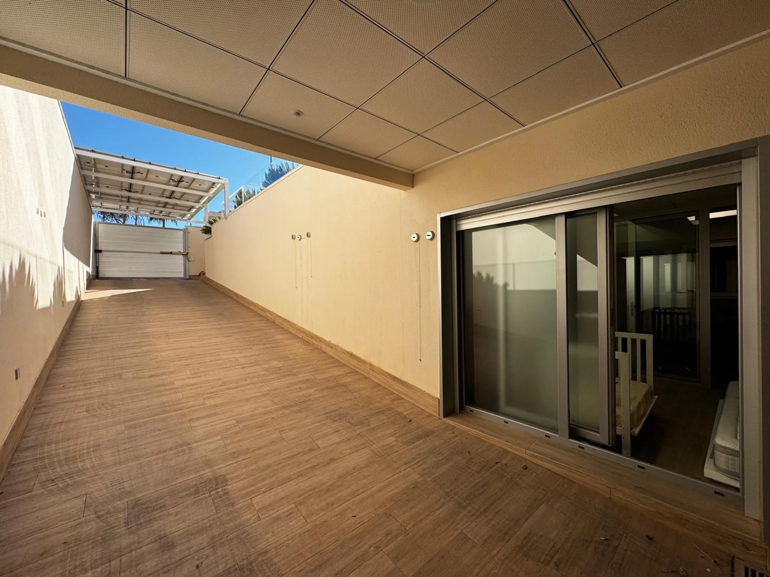 VILLA DE LUJO CON VISTAS AL MAR EN CAPMOAMOR CON 349 M2 DE CASA Y 503 DE PARCELA. 4 DORM. 6 BAÑOS. CON ASCENSOR.