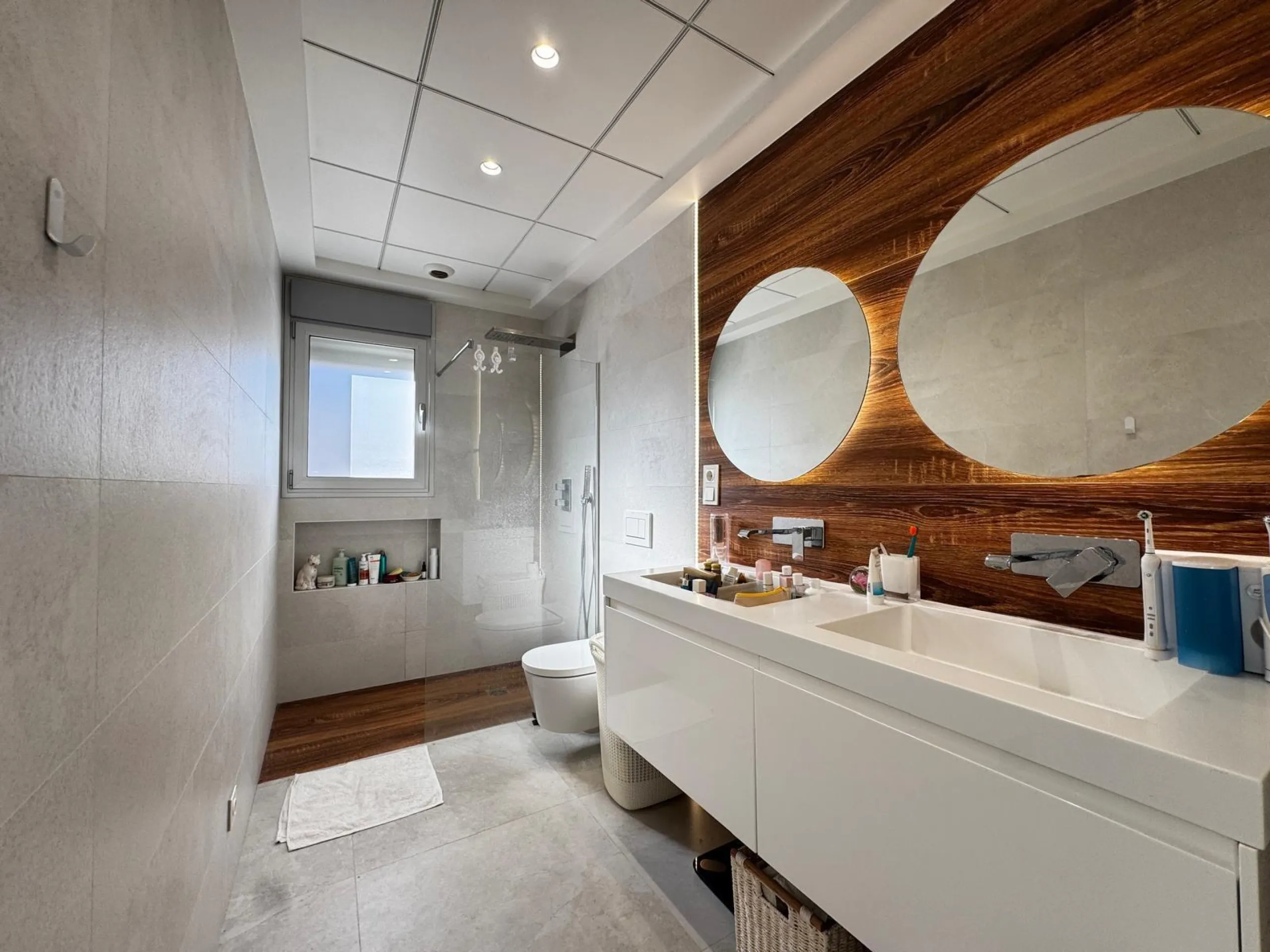 VILLA DE LUJO CON VISTAS AL MAR EN CAPMOAMOR CON 349 M2 DE CASA Y 503 DE PARCELA. 4 DORM. 6 BAÑOS. CON ASCENSOR.