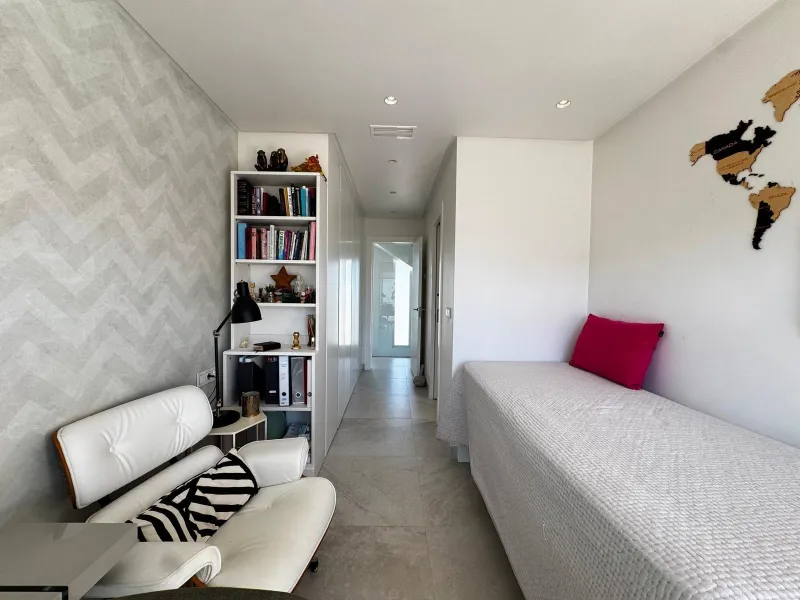 VILLA DE LUJO CON VISTAS AL MAR EN CAPMOAMOR CON 349 M2 DE CASA Y 503 DE PARCELA. 4 DORM. 6 BAÑOS. CON ASCENSOR.