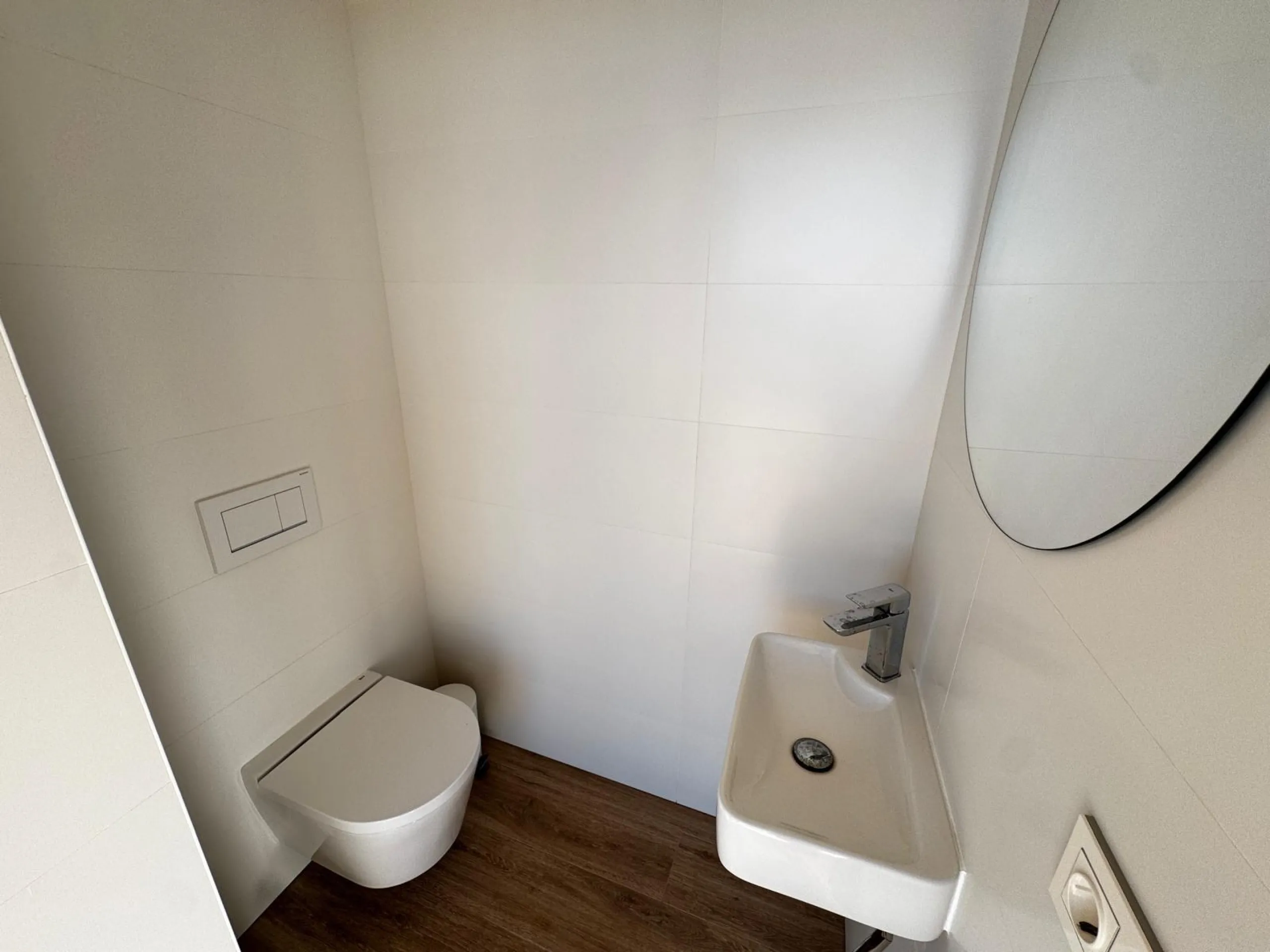 VILLA DE LUJO CON VISTAS AL MAR EN CAPMOAMOR CON 349 M2 DE CASA Y 503 DE PARCELA. 4 DORM. 6 BAÑOS. CON ASCENSOR.