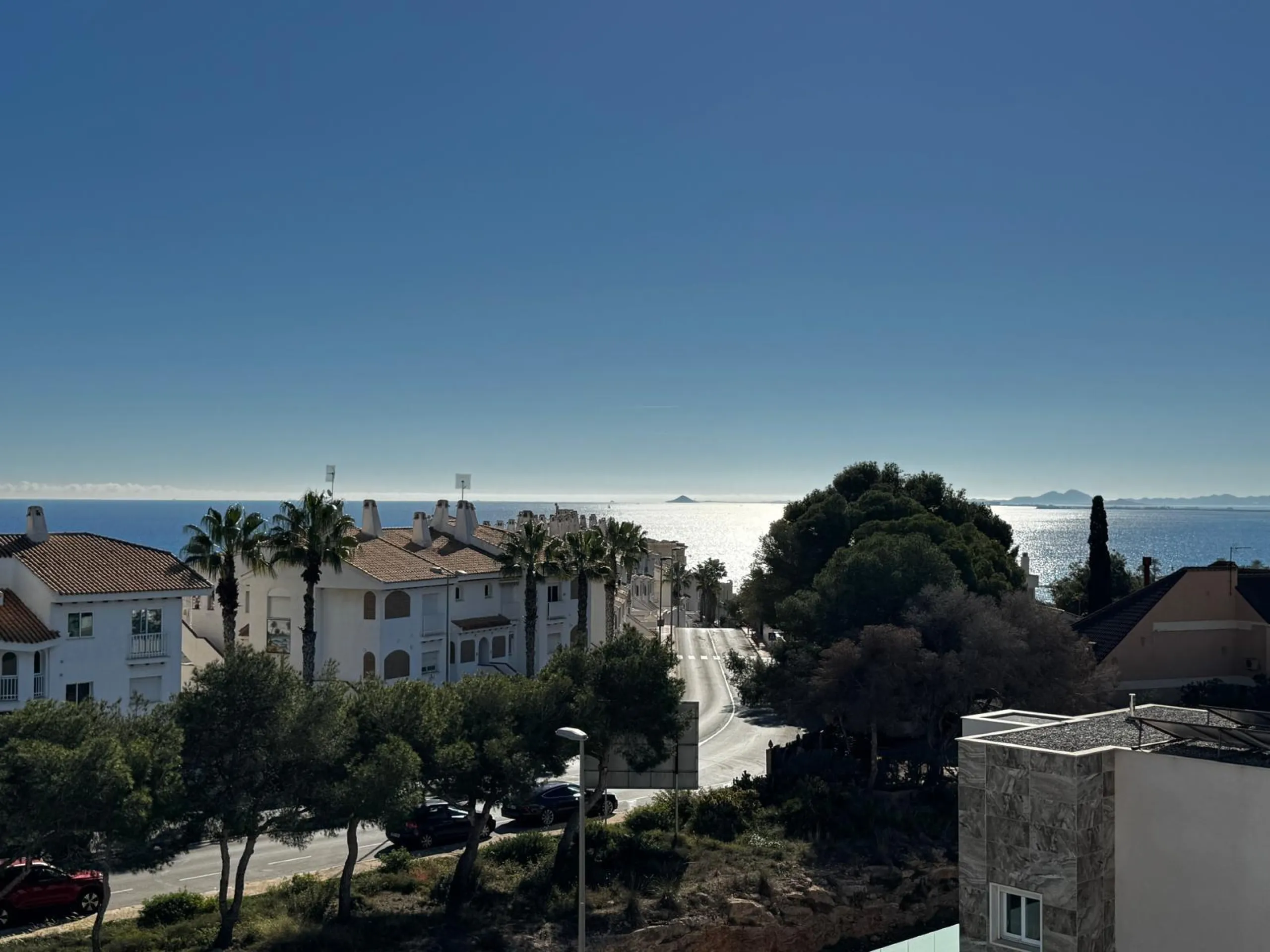 VILLA DE LUJO CON VISTAS AL MAR EN CAPMOAMOR CON 349 M2 DE CASA Y 503 DE PARCELA. 4 DORM. 6 BAÑOS. CON ASCENSOR.