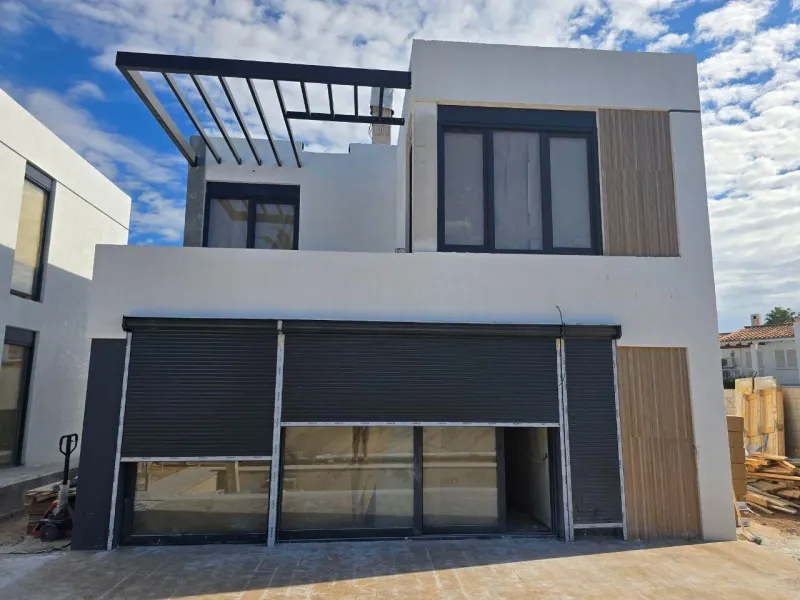 🌴 New modern villas in La Nucía