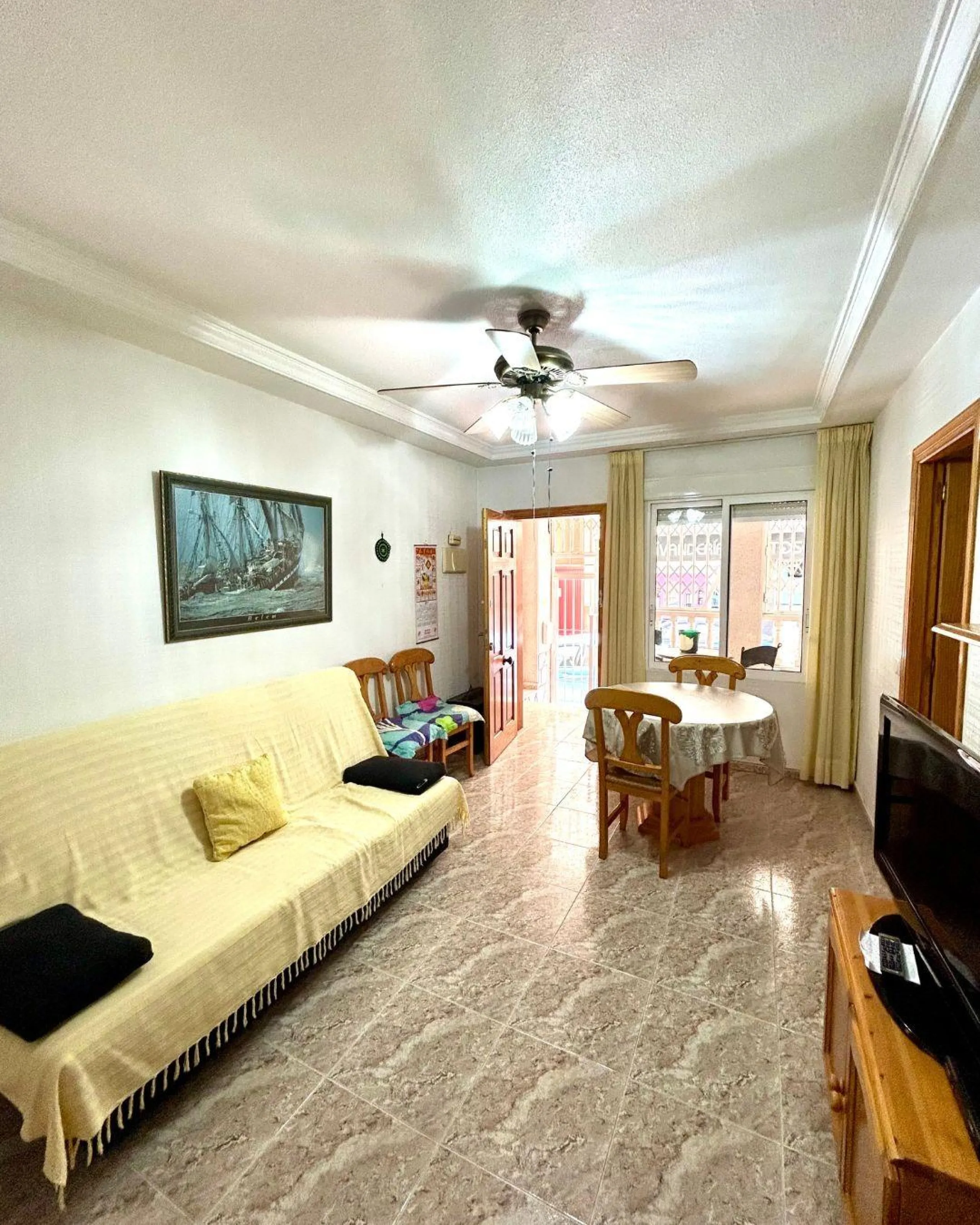 APARTAMENTO DE 3 DORM. 2 BAÑOS. CON SUPERFICIE DE 85 M2. (EDIFICIO GALEON) PLAYA A 400 METROS.