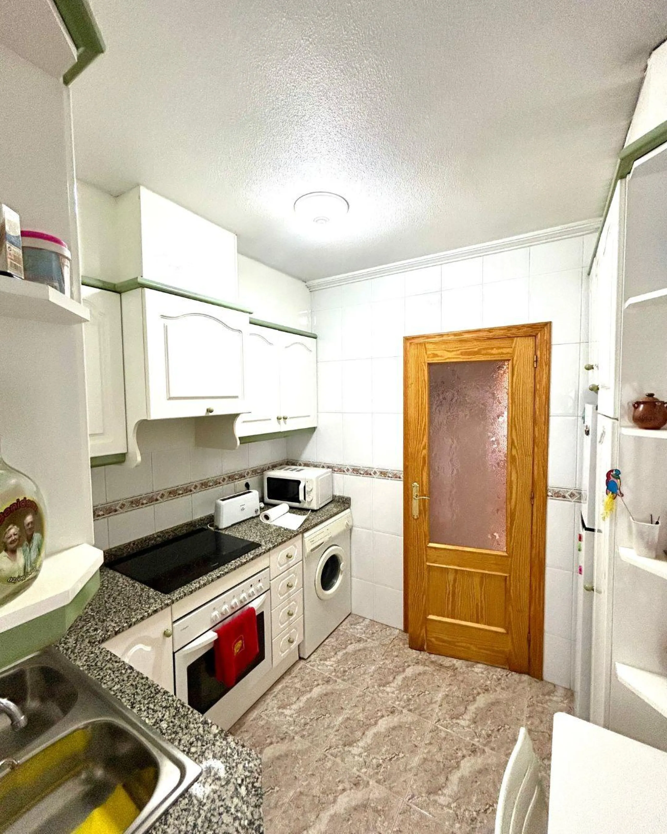 APARTAMENTO DE 3 DORM. 2 BAÑOS. CON SUPERFICIE DE 85 M2. (EDIFICIO GALEON) PLAYA A 400 METROS.