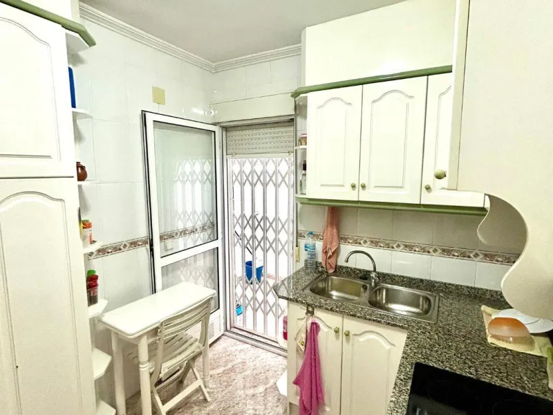 APARTAMENTO DE 3 DORM. 2 BAÑOS. CON SUPERFICIE DE 85 M2. (EDIFICIO GALEON) PLAYA A 400 METROS.