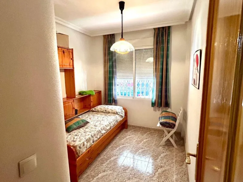 APARTAMENTO DE 3 DORM. 2 BAÑOS. CON SUPERFICIE DE 85 M2. (EDIFICIO GALEON) PLAYA A 400 METROS.