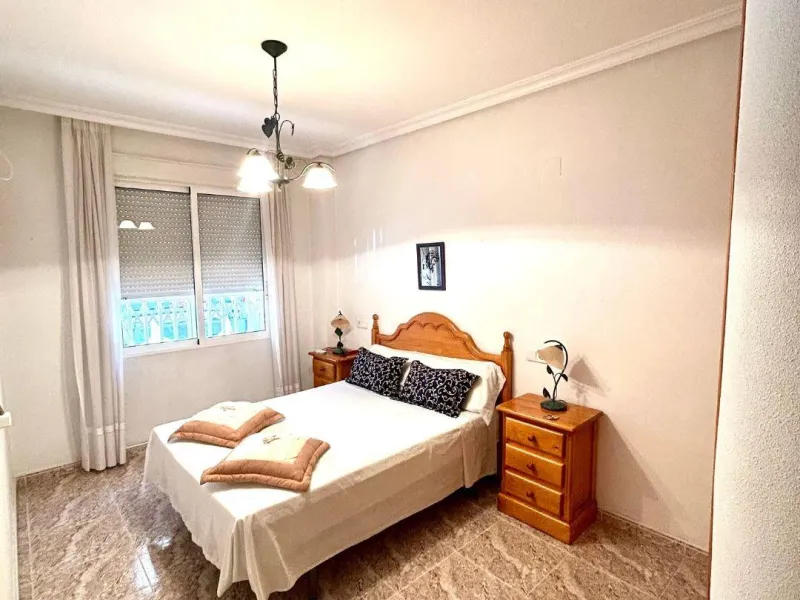 APARTAMENTO DE 3 DORM. 2 BAÑOS. CON SUPERFICIE DE 85 M2. (EDIFICIO GALEON) PLAYA A 400 METROS.