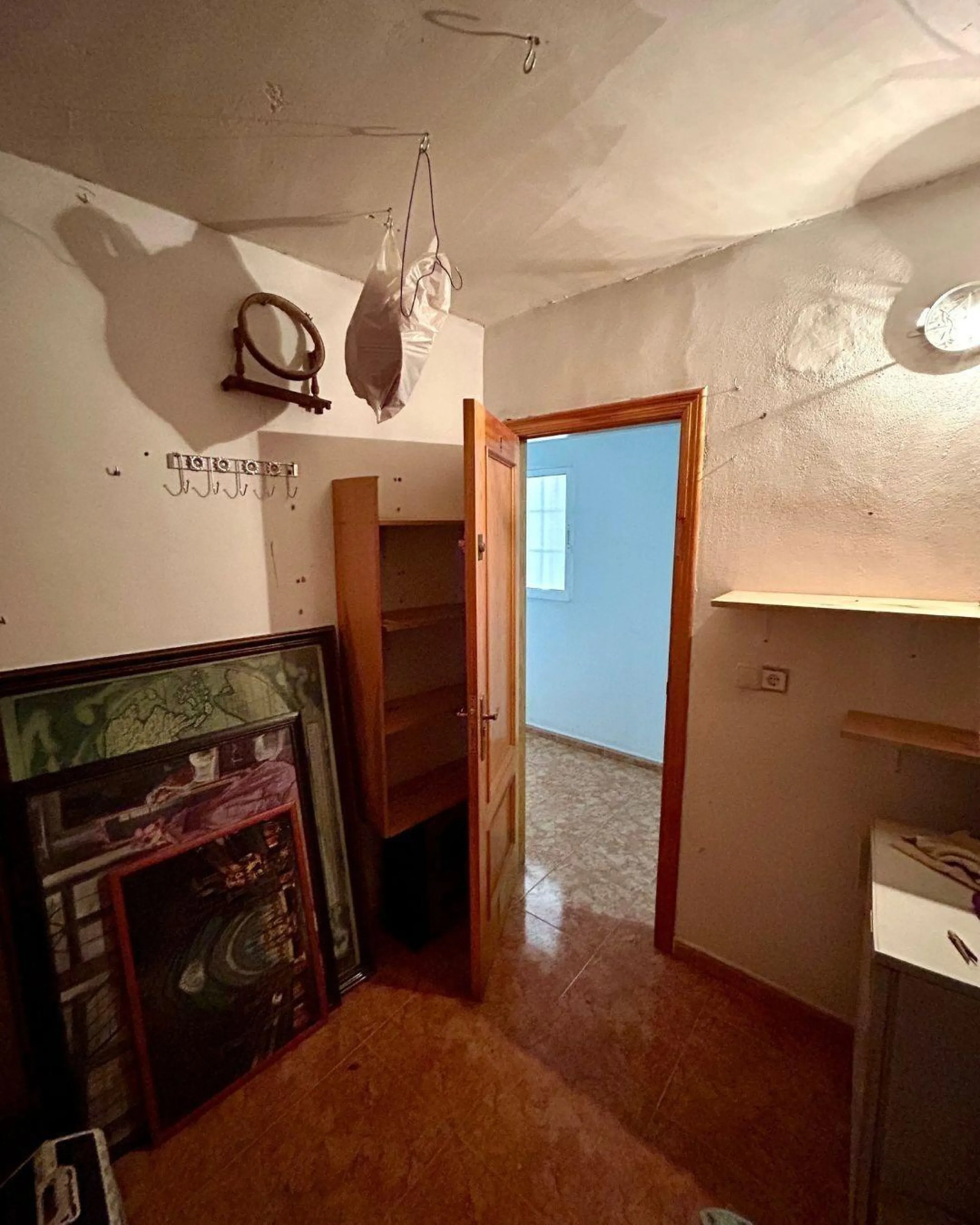 APARTAMENTO CON GARAJE Y TRASTERO INCLUIDO. 2 DORM. 1 BAÑO. SUPERFICIE 68 M2. PLAYA A 650 METROS.