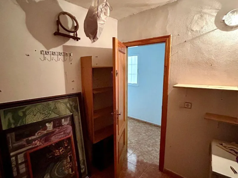 APARTAMENTO CON GARAJE Y TRASTERO INCLUIDO. 2 DORM. 1 BAÑO. SUPERFICIE 68 M2. PLAYA A 650 METROS.