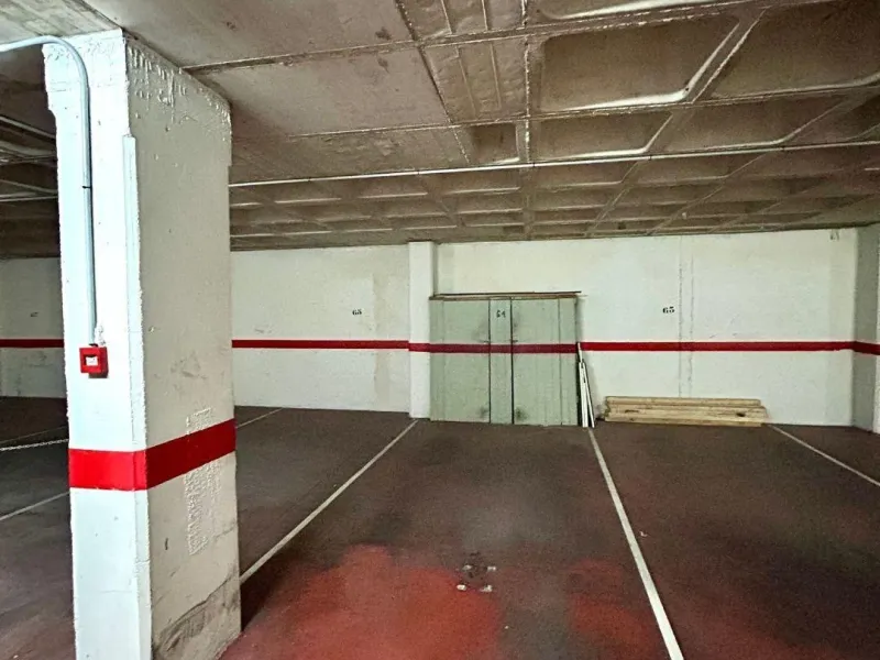 APARTAMENTO CON GARAJE Y TRASTERO INCLUIDO. 2 DORM. 1 BAÑO. SUPERFICIE 68 M2. PLAYA A 650 METROS.