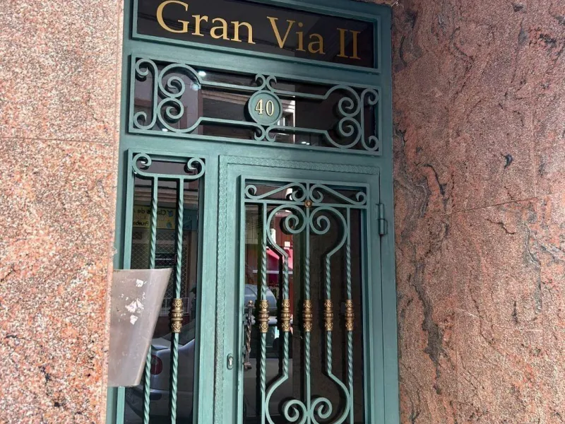 APARTAMENTO CON GARAJE Y TRASTERO INCLUIDO. 2 DORM. 1 BAÑO. SUPERFICIE 68 M2. PLAYA A 650 METROS.