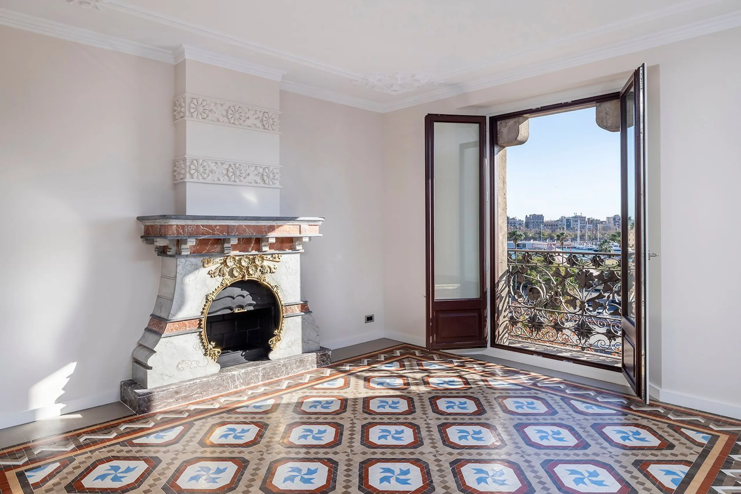 New-build apartment with sea views in Port Vell, Barcelona