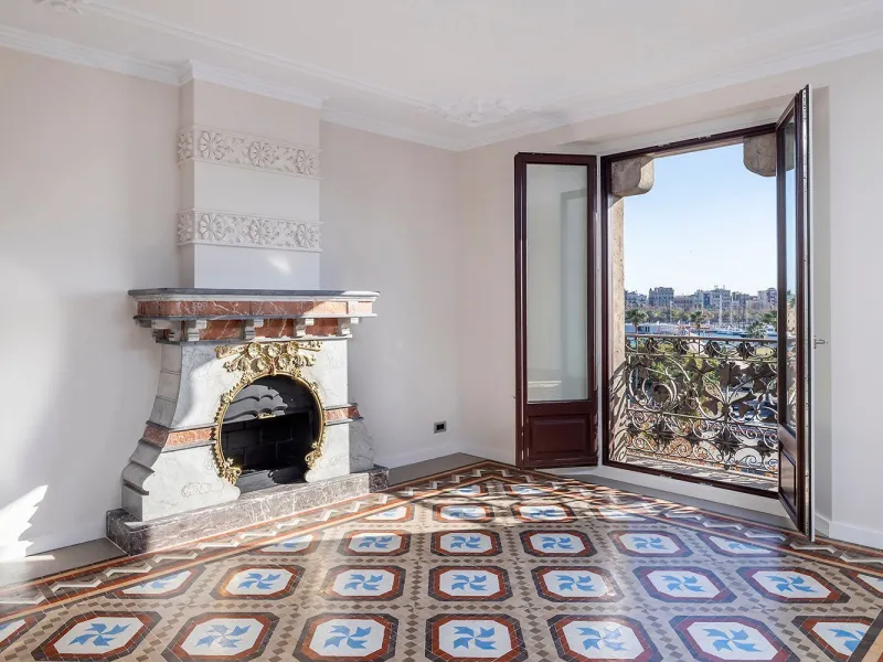 New-build apartment with sea views in Port Vell, Barcelona