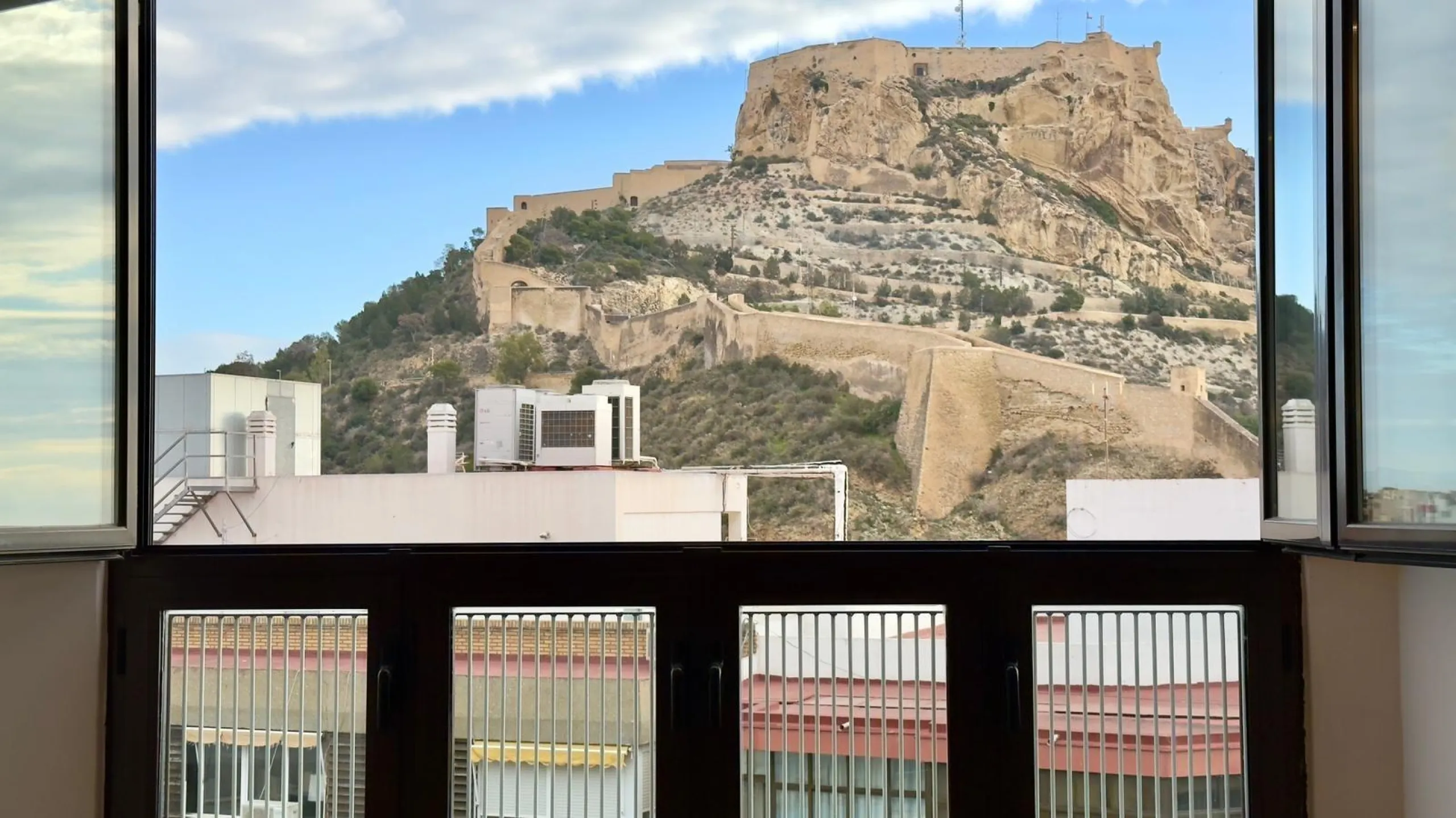 ALFONSO EL SABIO, PROPIEDAD CON VISTAS AL MAR Y AL CASTILLO