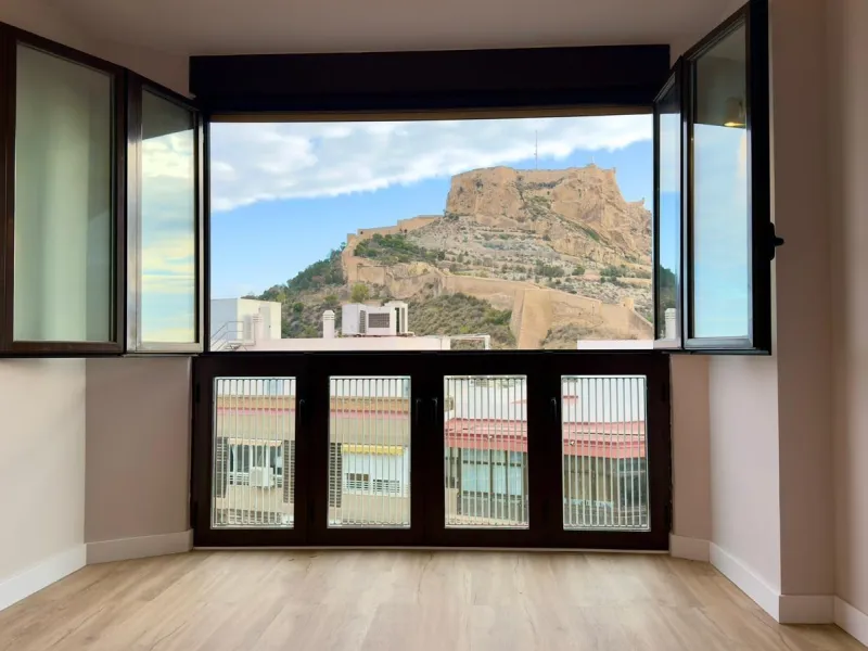 ALFONSO EL SABIO, PROPIEDAD CON VISTAS AL MAR Y AL CASTILLO
