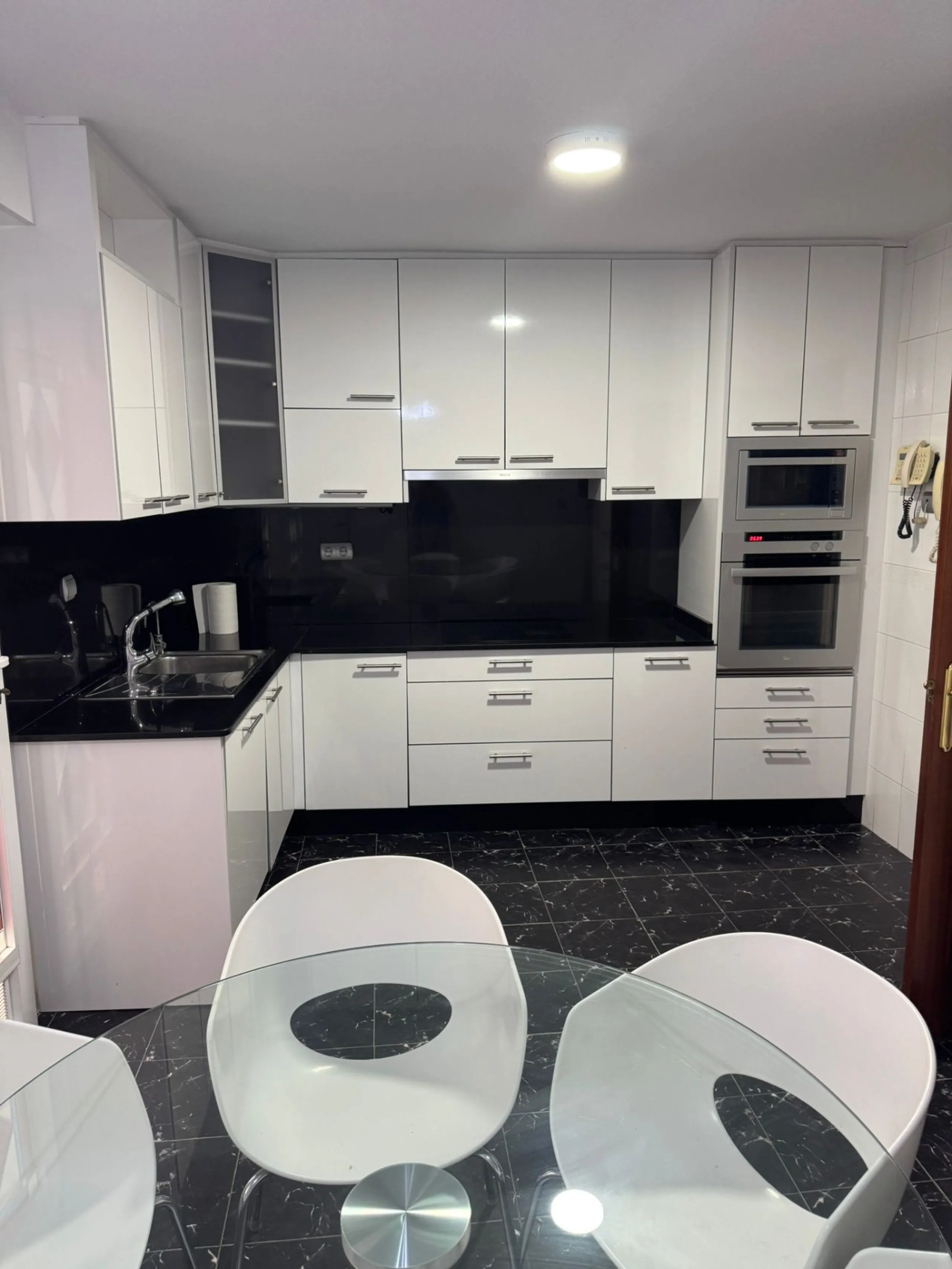 Spacious Apartment in Torrevieja Just 500 m from the Sea 🌊