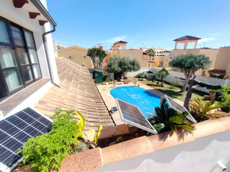 Stunning 5-Bedroom House with Pool in Orihuela Costa