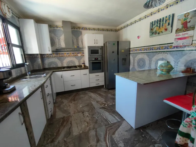 Stunning 5-Bedroom House with Pool in Orihuela Costa