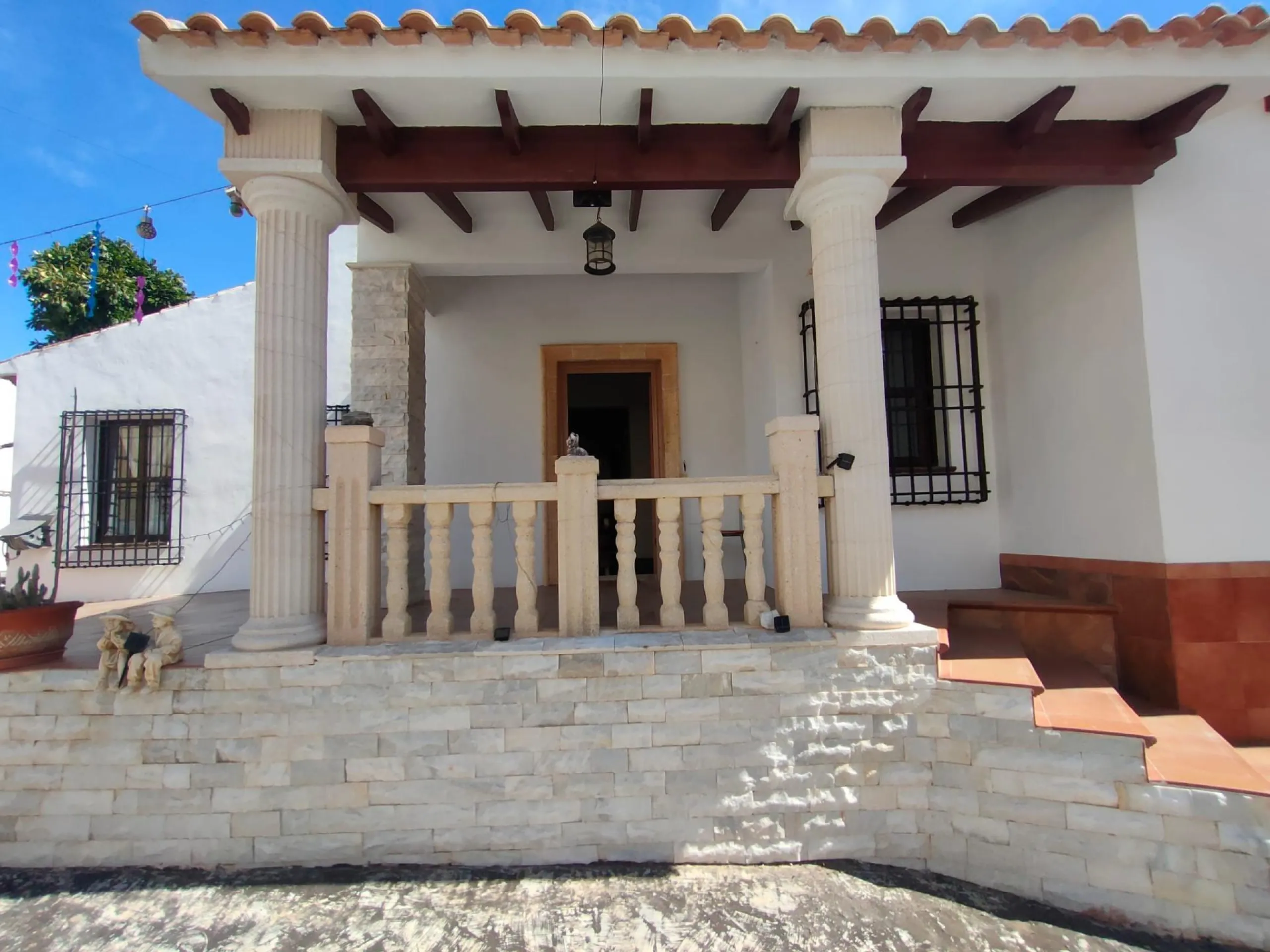 Stunning 5-Bedroom House with Pool in Orihuela Costa