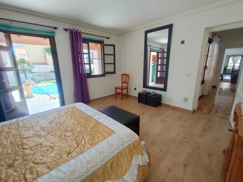 Stunning 5-Bedroom House with Pool in Orihuela Costa