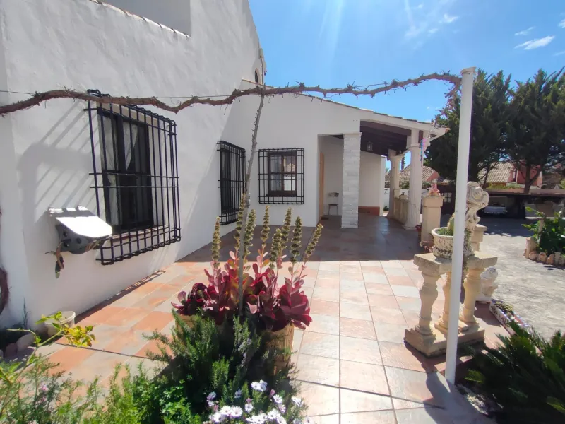 Stunning 5-Bedroom House with Pool in Orihuela Costa