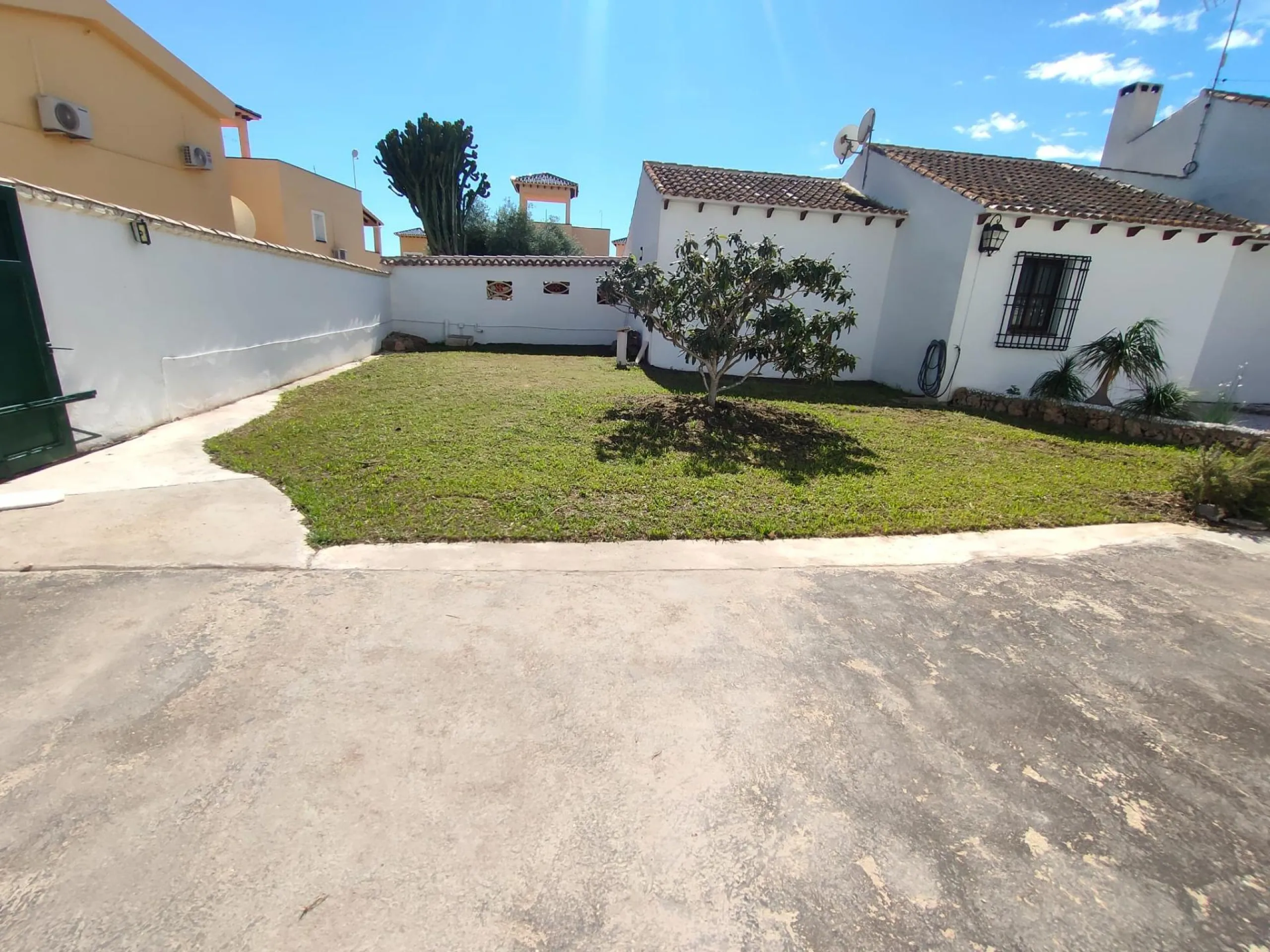 Stunning 5-Bedroom House with Pool in Orihuela Costa