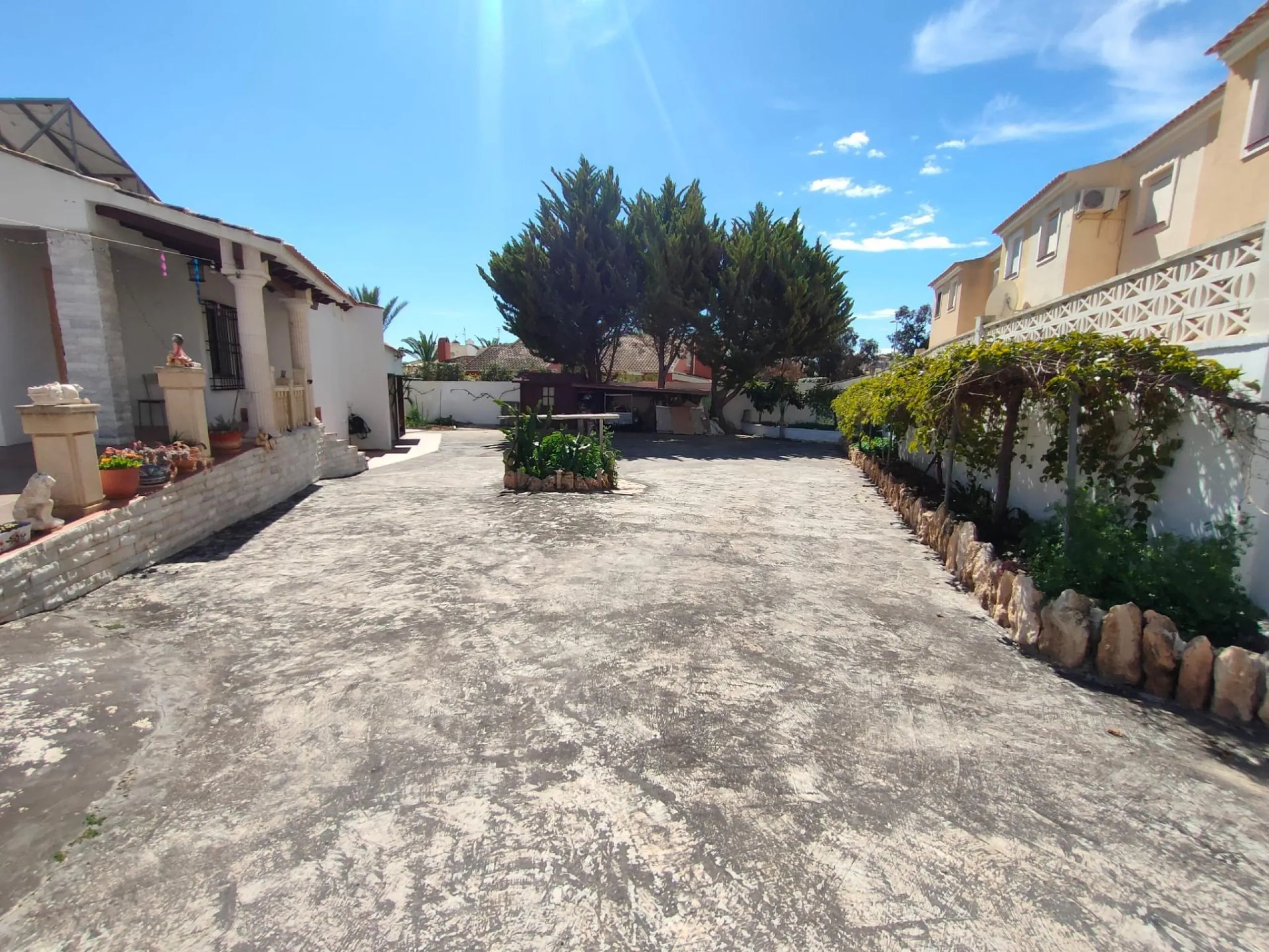 Stunning 5-Bedroom House with Pool in Orihuela Costa