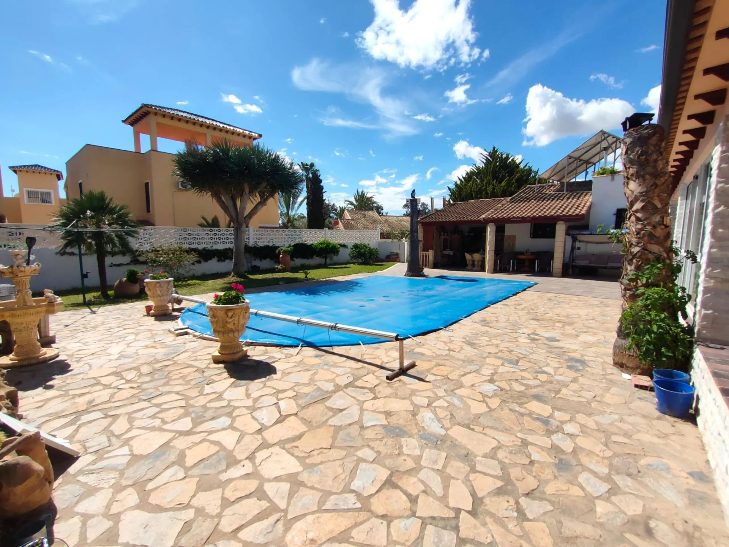 Stunning 5-Bedroom House with Pool in Orihuela Costa