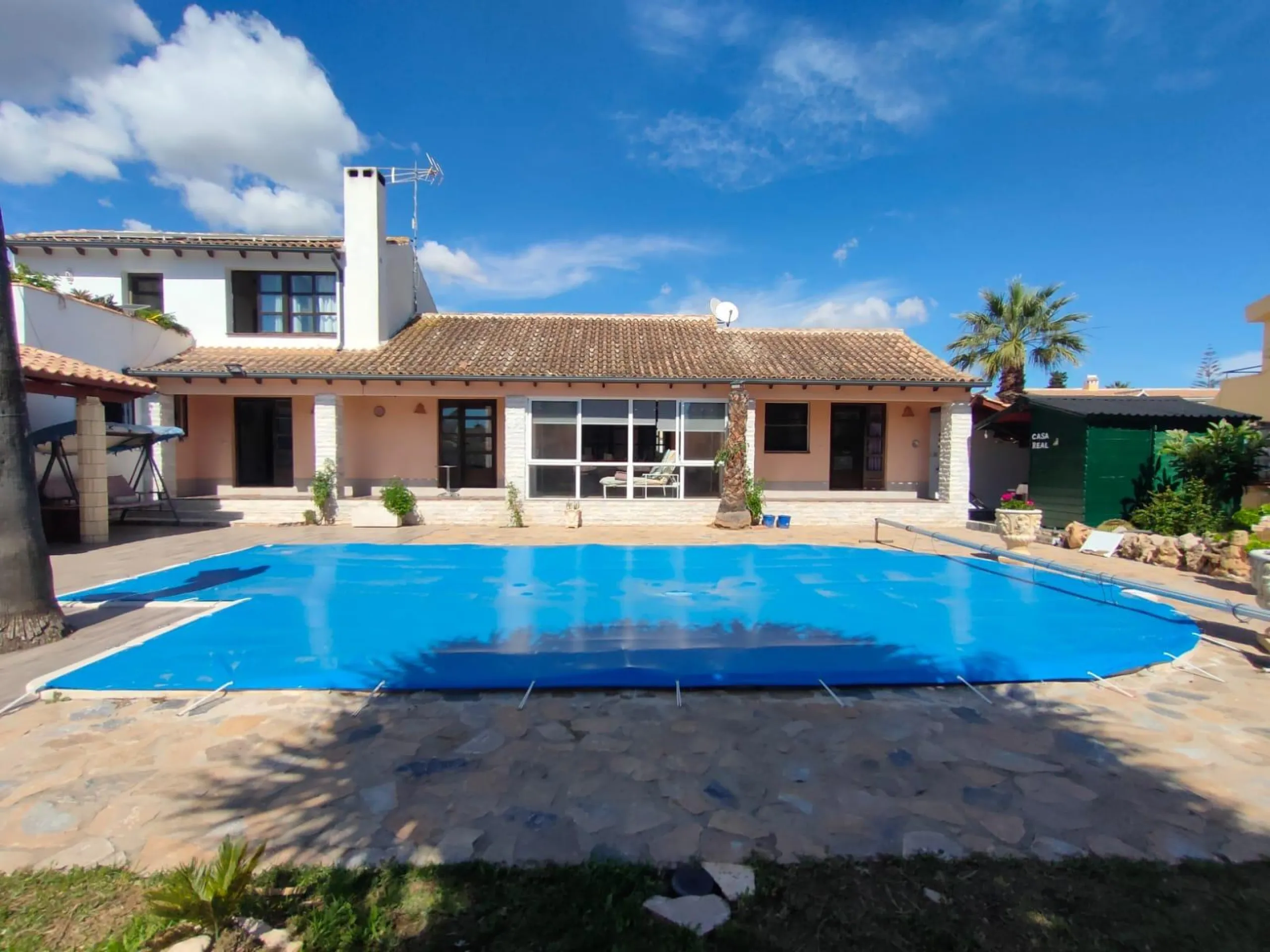 Stunning 5-Bedroom House with Pool in Orihuela Costa