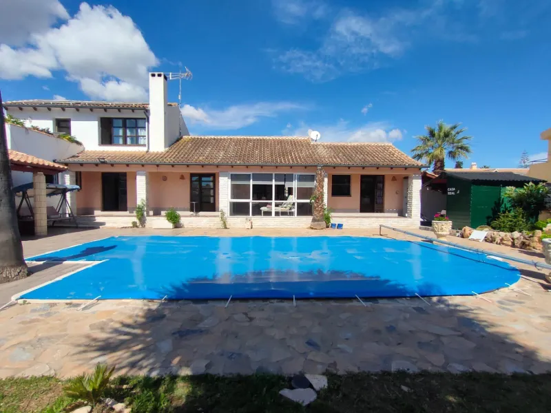 Stunning 5-Bedroom House with Pool in Orihuela Costa