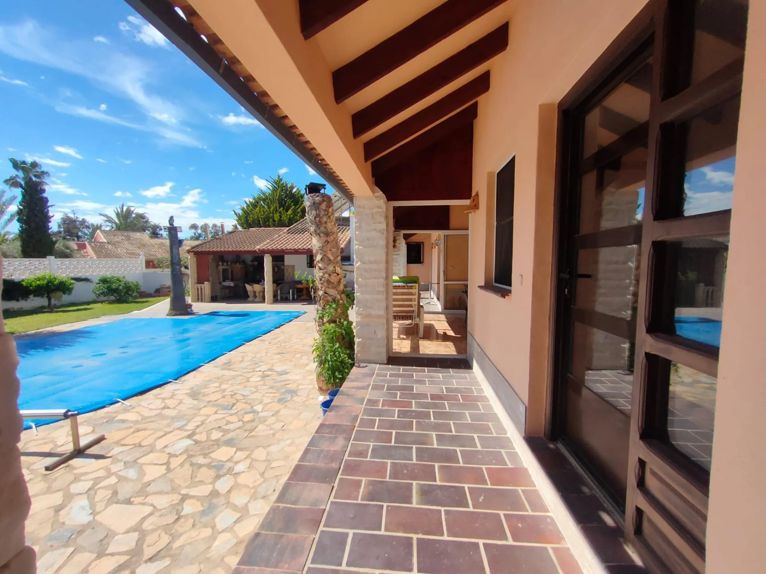 Stunning 5-Bedroom House with Pool in Orihuela Costa