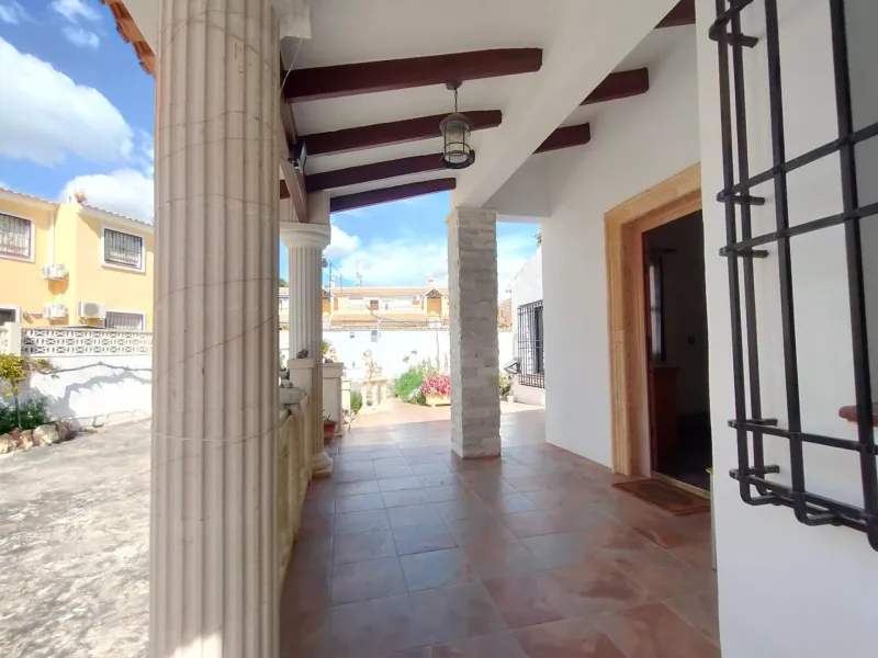 Stunning 5-Bedroom House with Pool in Orihuela Costa