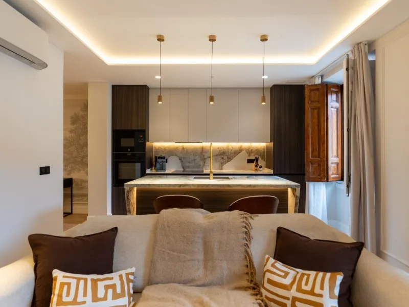 RENOVATED 3-BEDROOM APARTMENT IN UNIVERSIDAD – MALASAÑA | EXTERIOR, 5TH FLOOR