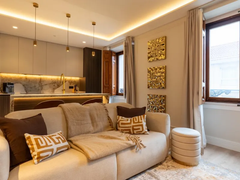 RENOVATED 3-BEDROOM APARTMENT IN UNIVERSIDAD – MALASAÑA | EXTERIOR, 5TH FLOOR