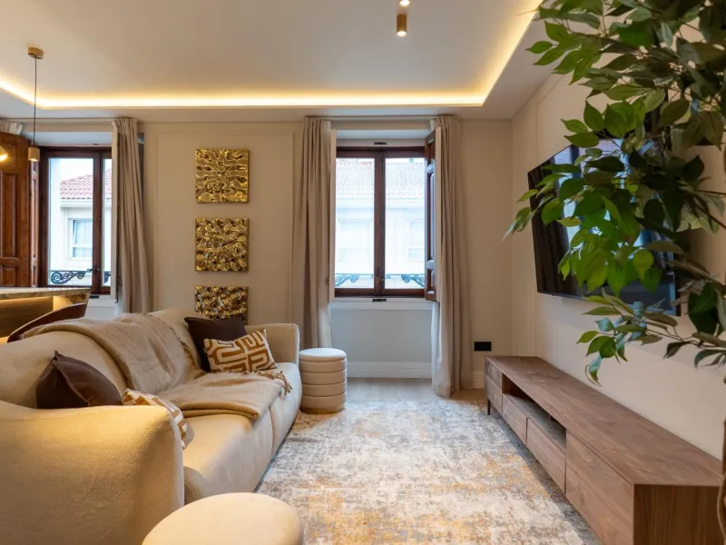 RENOVATED 3-BEDROOM APARTMENT IN UNIVERSIDAD – MALASAÑA | EXTERIOR, 5TH FLOOR