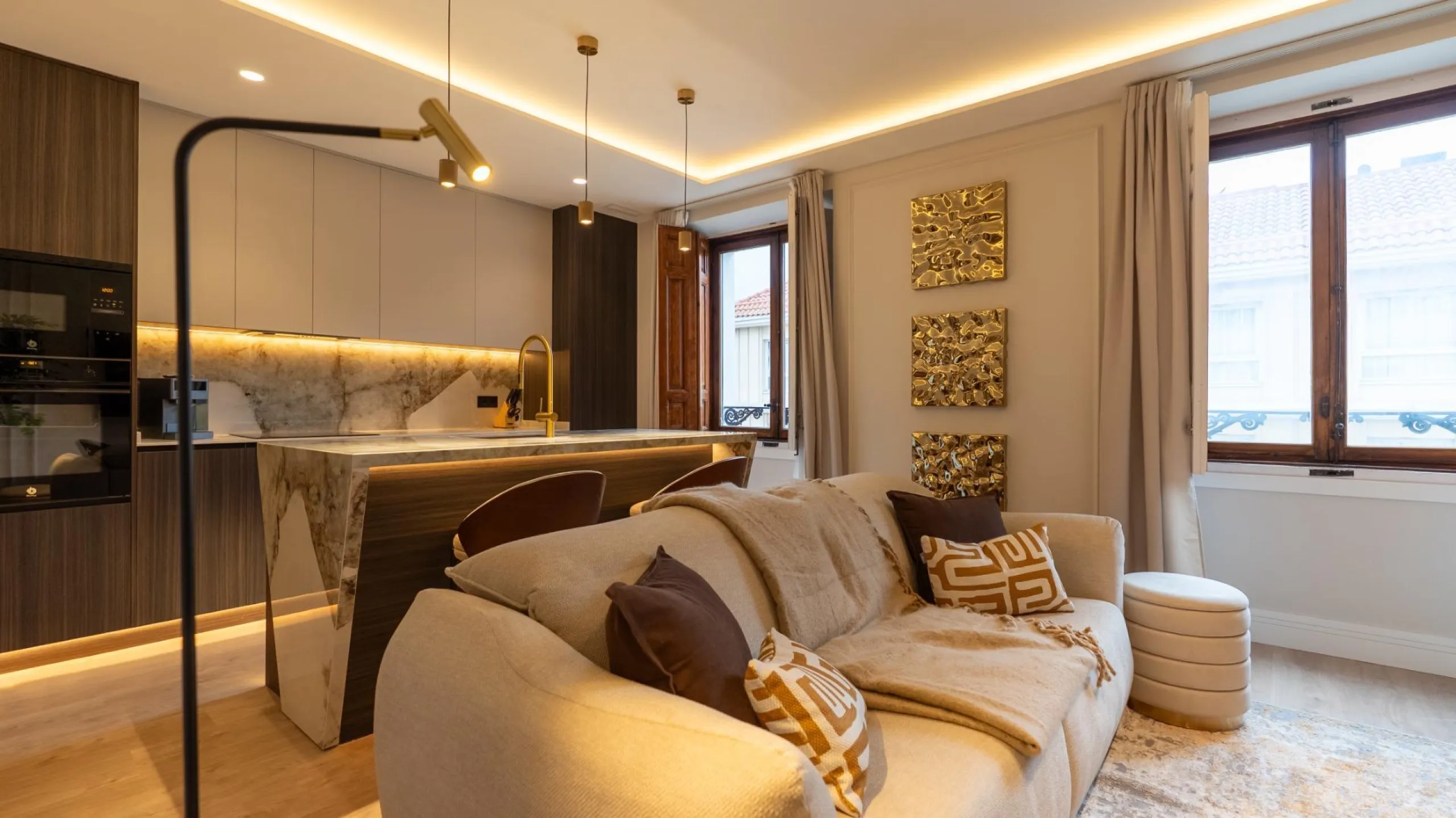 RENOVATED 3-BEDROOM APARTMENT IN UNIVERSIDAD – MALASAÑA | EXTERIOR, 5TH FLOOR