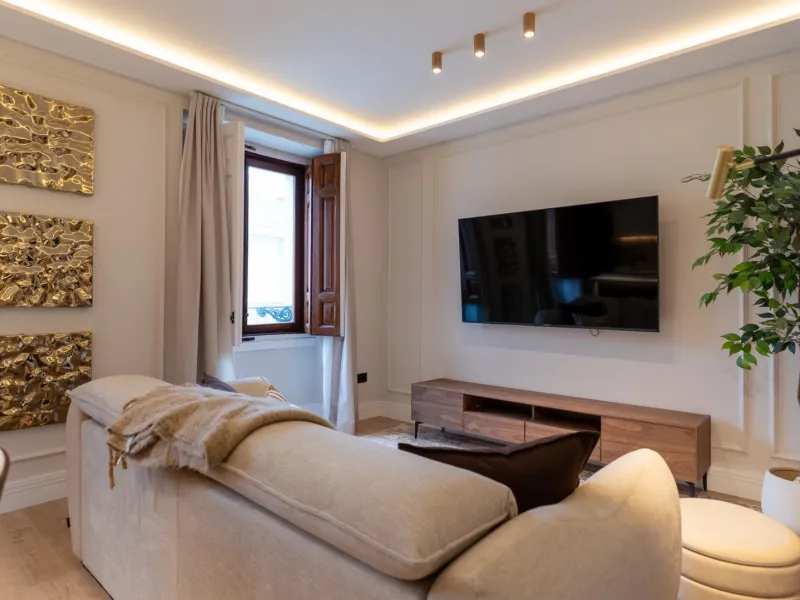 RENOVATED 3-BEDROOM APARTMENT IN UNIVERSIDAD – MALASAÑA | EXTERIOR, 5TH FLOOR