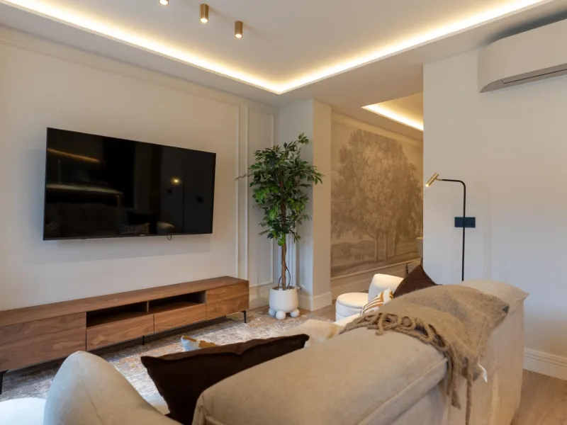 RENOVATED 3-BEDROOM APARTMENT IN UNIVERSIDAD – MALASAÑA | EXTERIOR, 5TH FLOOR