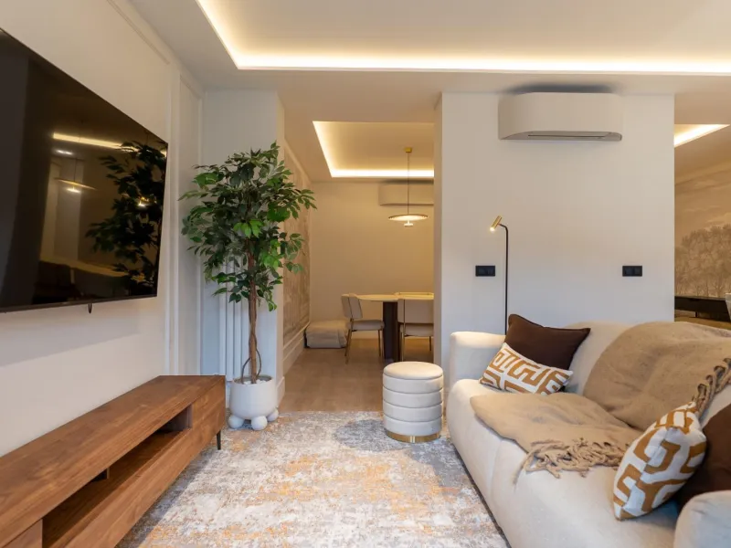 RENOVATED 3-BEDROOM APARTMENT IN UNIVERSIDAD – MALASAÑA | EXTERIOR, 5TH FLOOR