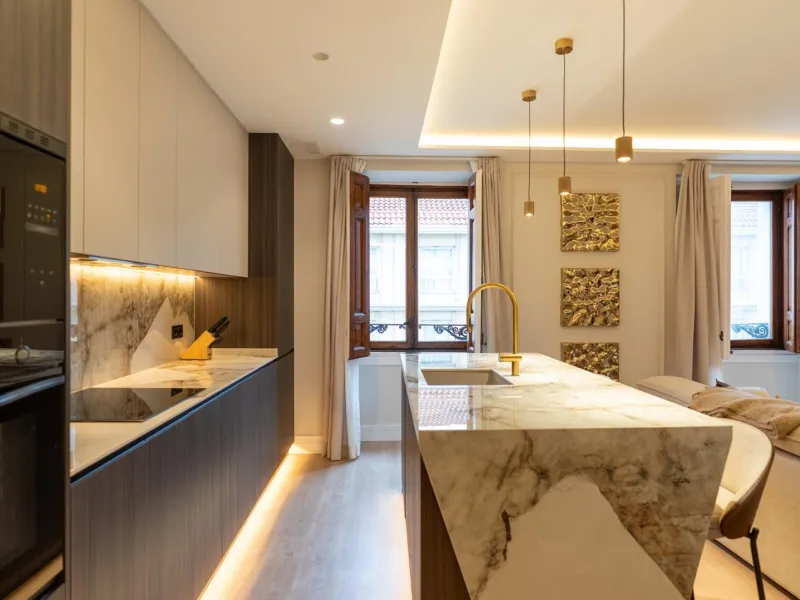 RENOVATED 3-BEDROOM APARTMENT IN UNIVERSIDAD – MALASAÑA | EXTERIOR, 5TH FLOOR
