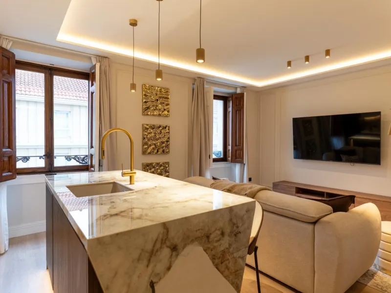 RENOVATED 3-BEDROOM APARTMENT IN UNIVERSIDAD – MALASAÑA | EXTERIOR, 5TH FLOOR